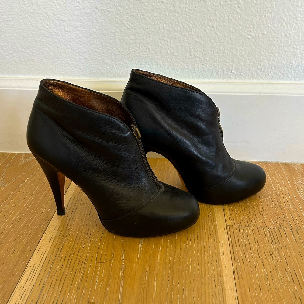 Cynthia Vincent Black Leather Stiletto Booties Size 7